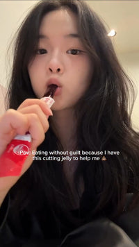 Customer using Colocut Cutting Jelly